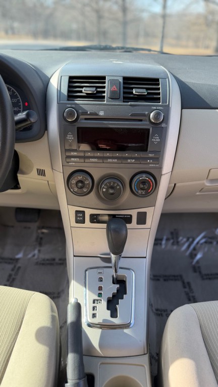 2011 Toyota Corolla Image 15