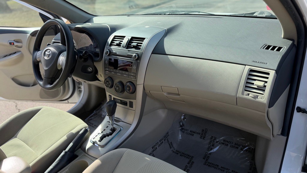 2011 Toyota Corolla Image 16