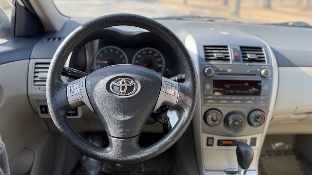 2011 Toyota Corolla Image 17