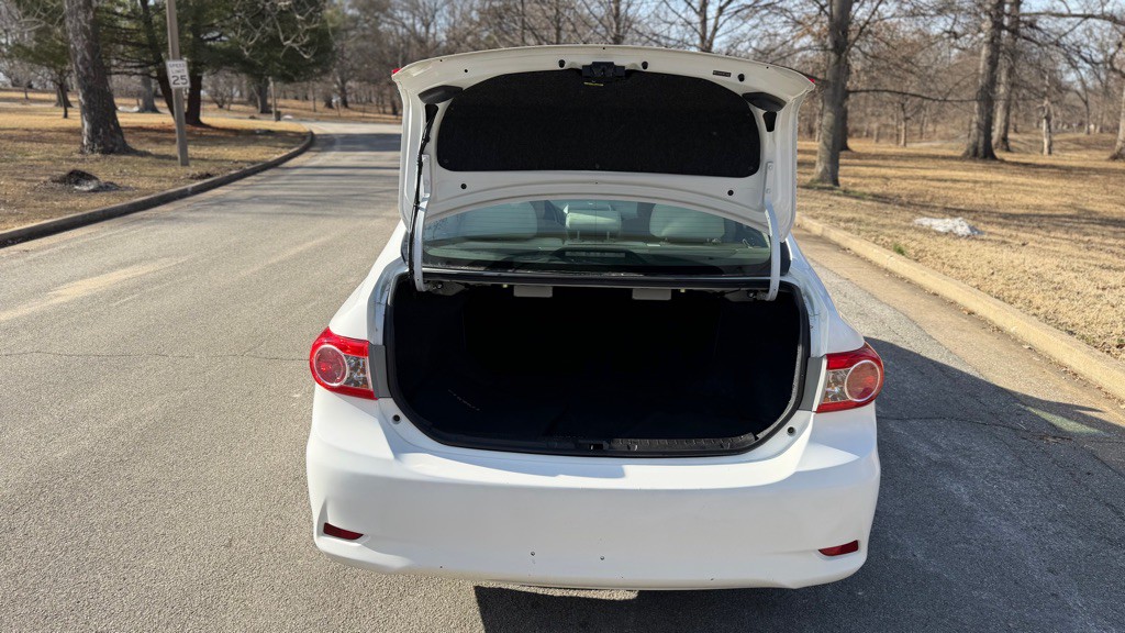2011 Toyota Corolla Image 23