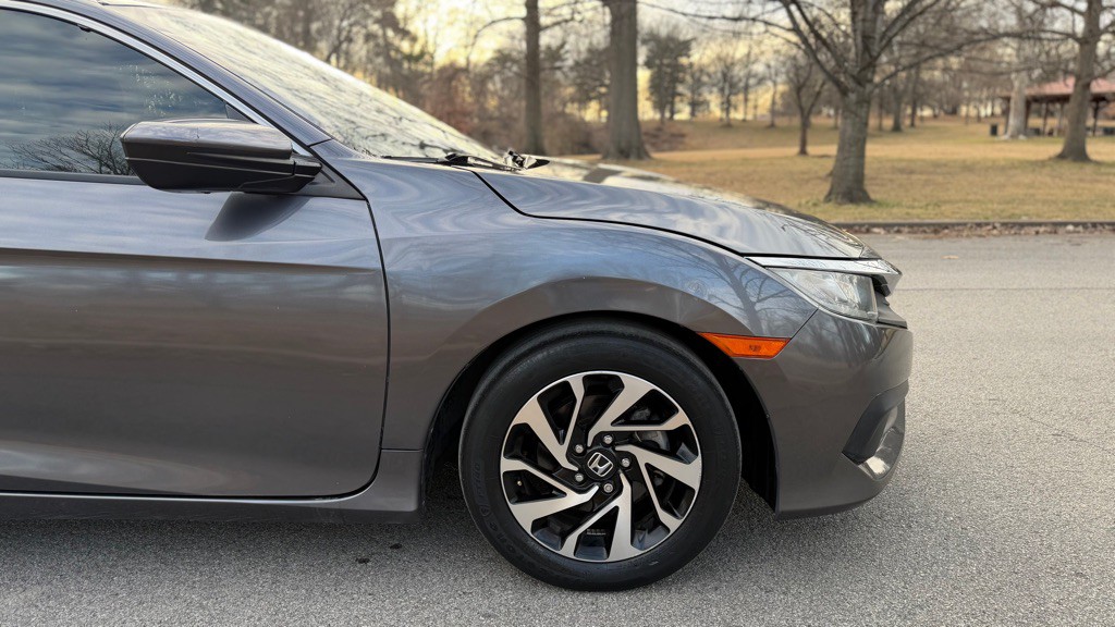 2018 Honda Civic Image 25