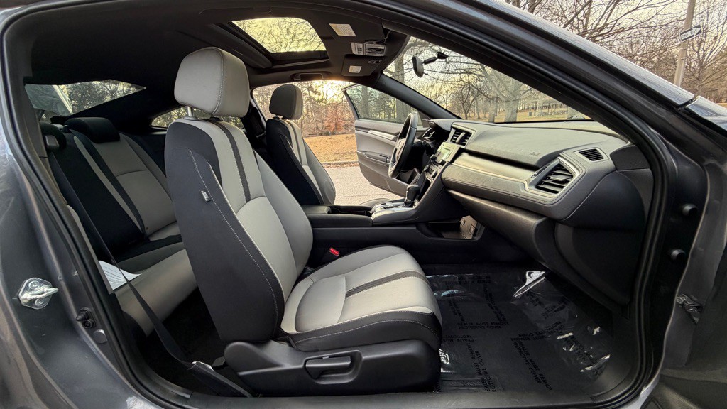 2018 Honda Civic Image 12