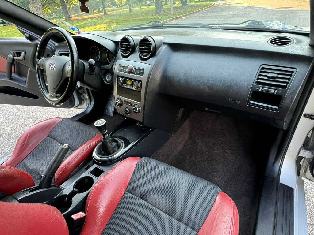 2008 Hyundai Tiburon Image 15