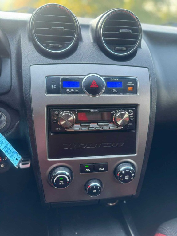 2008 Hyundai Tiburon Image 16