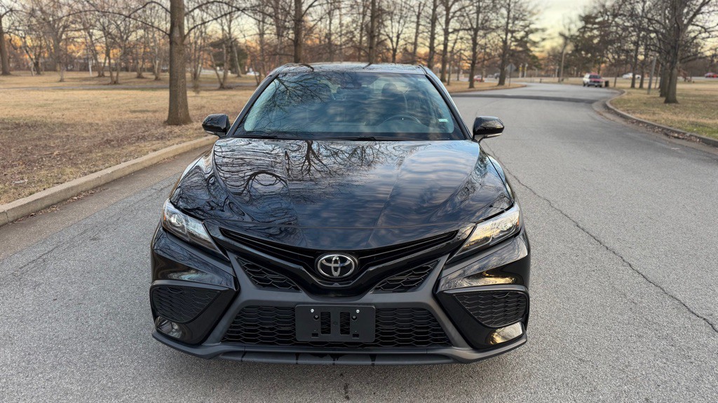 2021 Toyota Camry Image 2
