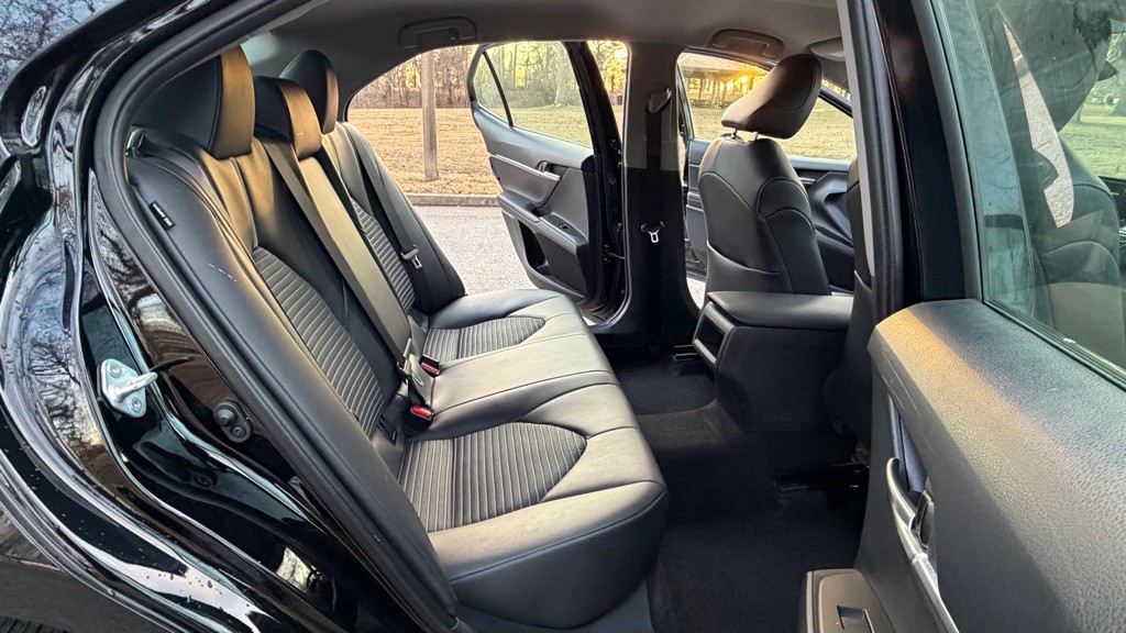 2021 Toyota Camry Image 24