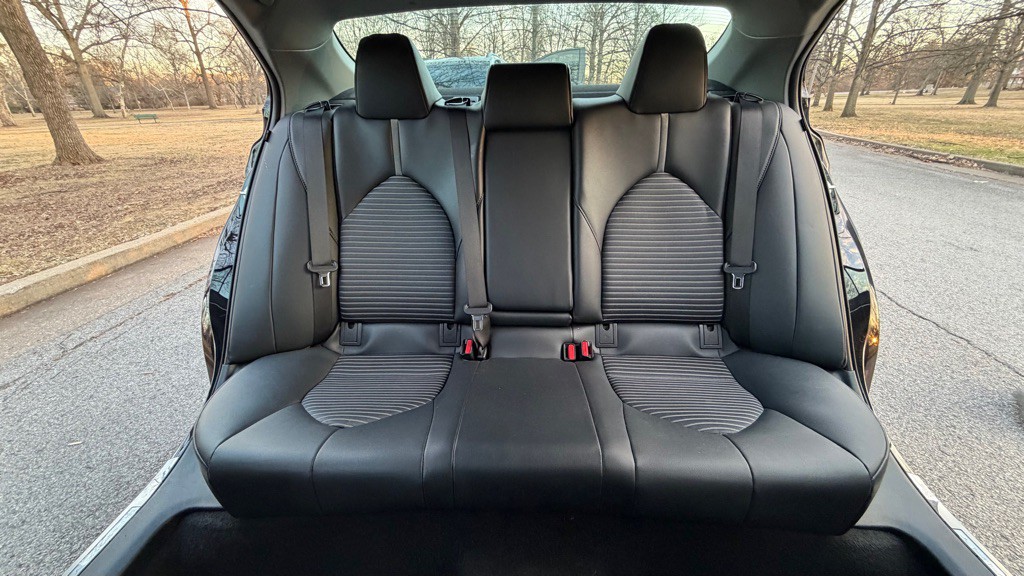 2021 Toyota Camry Image 25