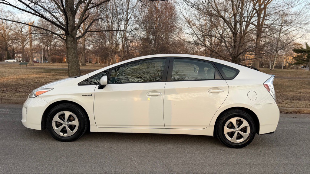 2013 Toyota Prius Image 1