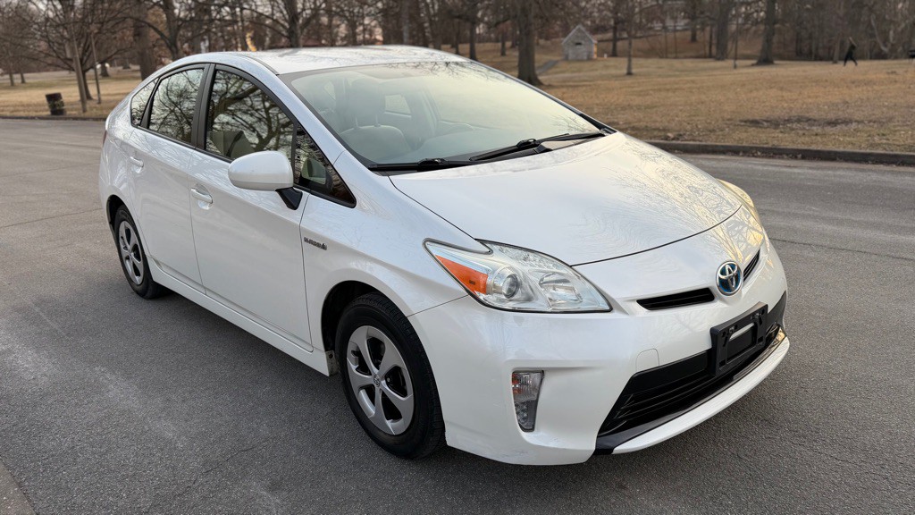 2013 Toyota Prius Image 4
