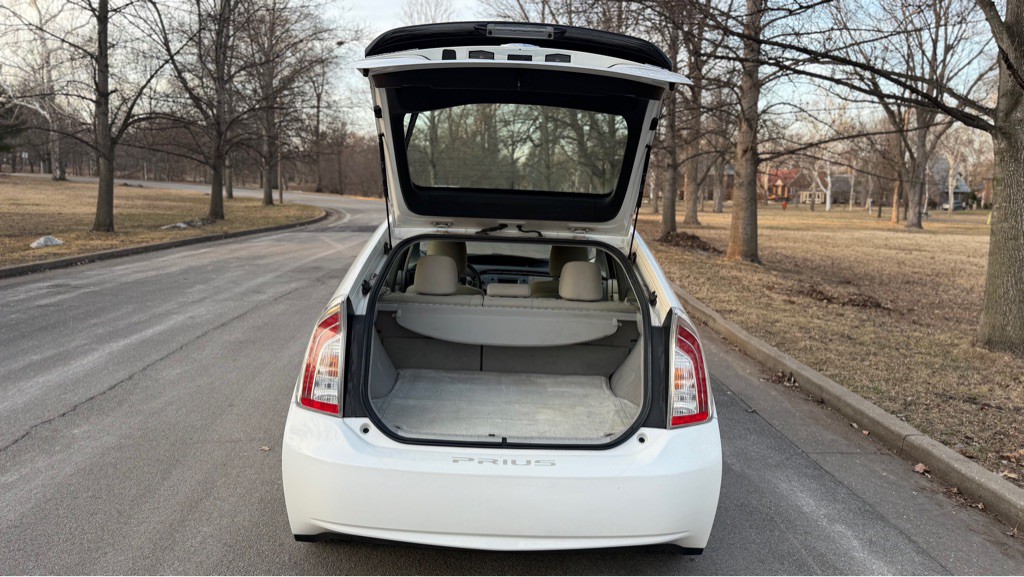 2013 Toyota Prius Image 9