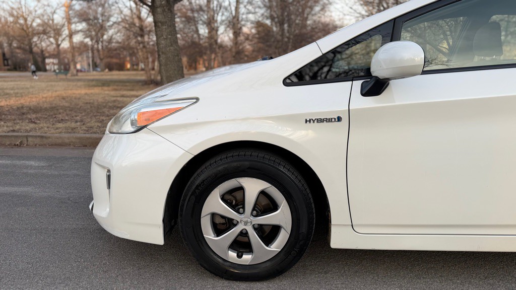 2013 Toyota Prius Image 24