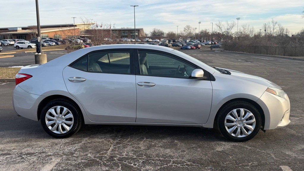 2015 Toyota Corolla Image 6