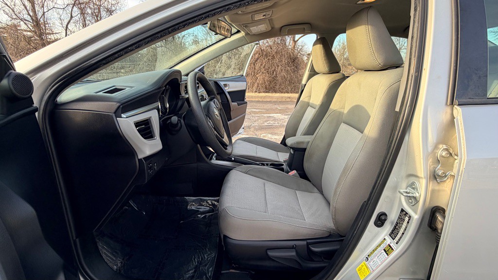 2015 Toyota Corolla Image 10