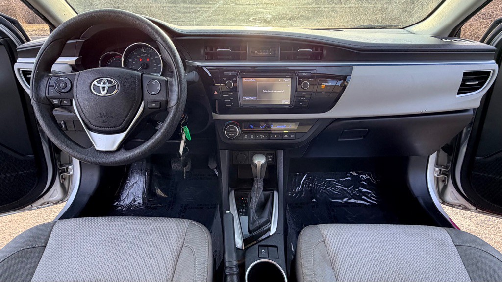 2015 Toyota Corolla Image 11