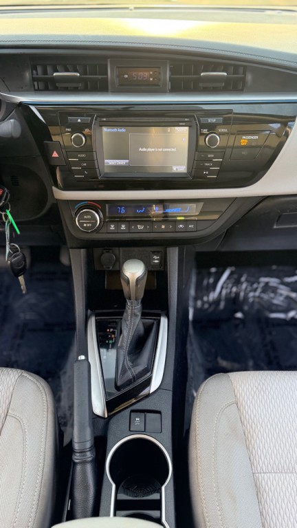 2015 Toyota Corolla Image 14