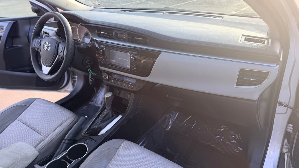 2015 Toyota Corolla Image 15