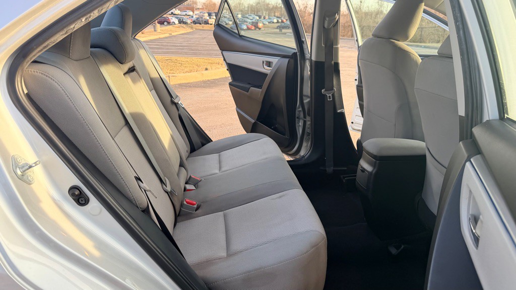 2015 Toyota Corolla Image 20