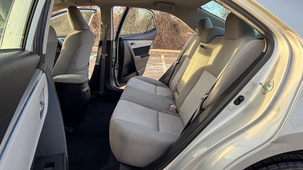 2015 Toyota Corolla Image 22