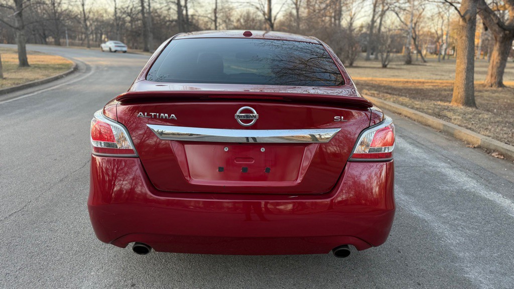 2015 Nissan Altima Image 9