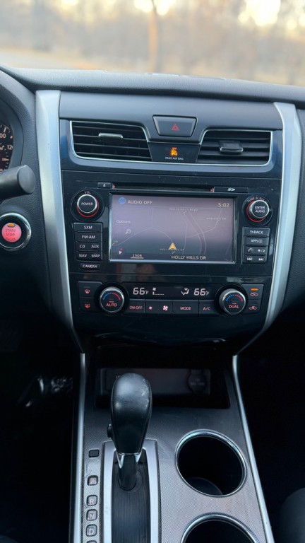 2015 Nissan Altima Image 18