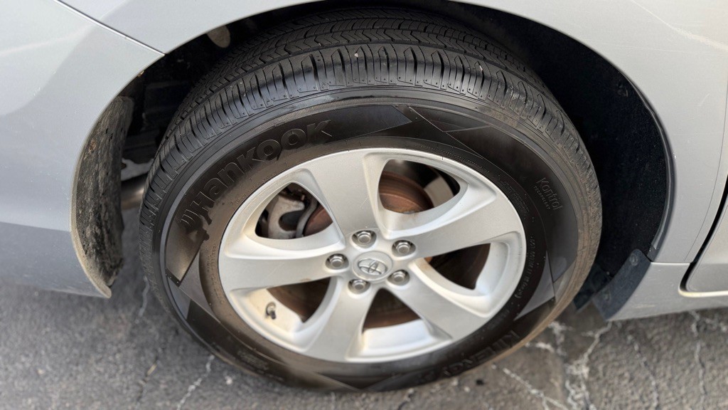 2013 Toyota Sienna Image 28