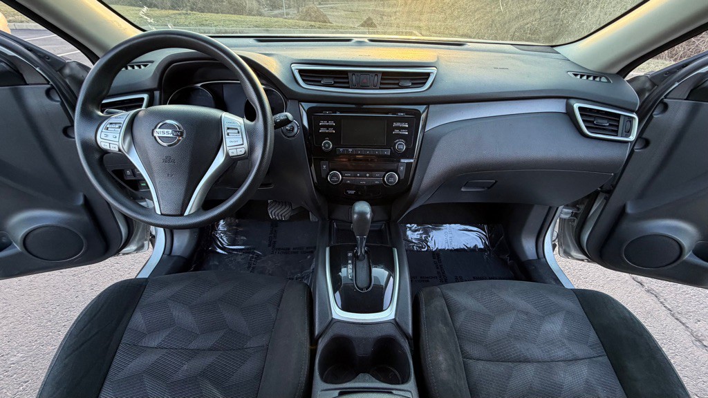 2016 Nissan Rogue Image 12