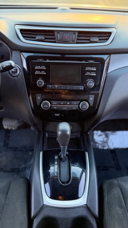 2016 Nissan Rogue Image 15