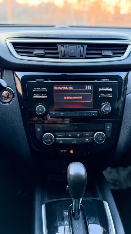 2016 Nissan Rogue Image 19