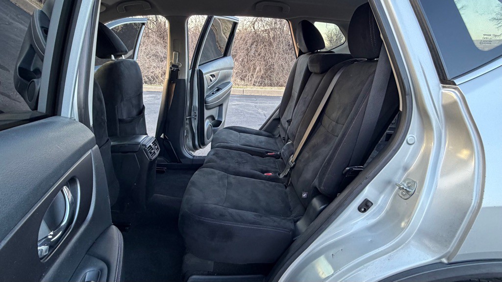 2016 Nissan Rogue Image 23