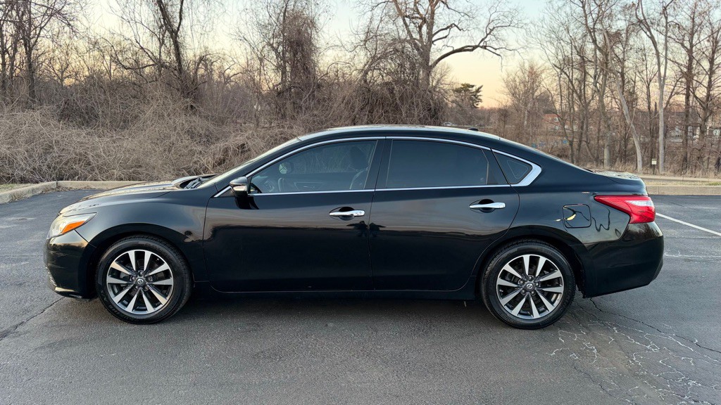 2017 Nissan Altima Image 3