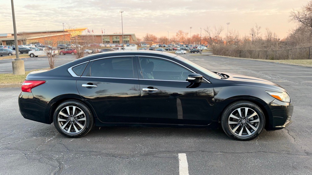 2017 Nissan Altima Image 6
