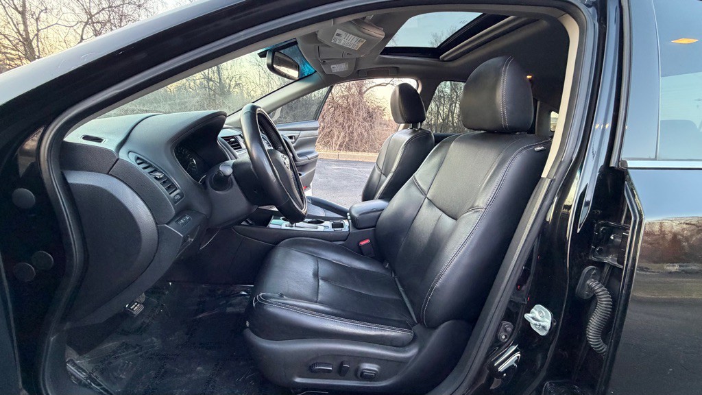 2017 Nissan Altima Image 10