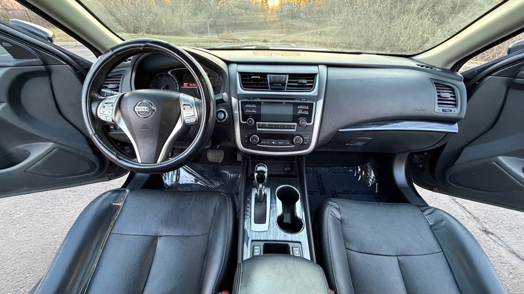 2017 Nissan Altima Image 11
