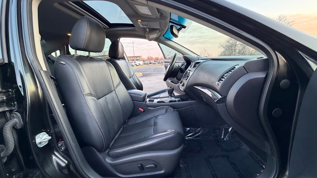 2017 Nissan Altima Image 12