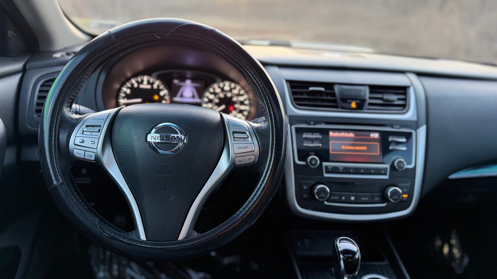 2017 Nissan Altima Image 16
