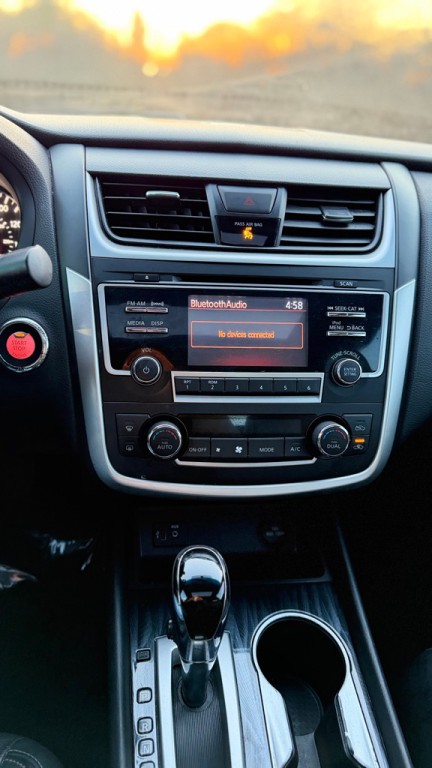 2017 Nissan Altima Image 17