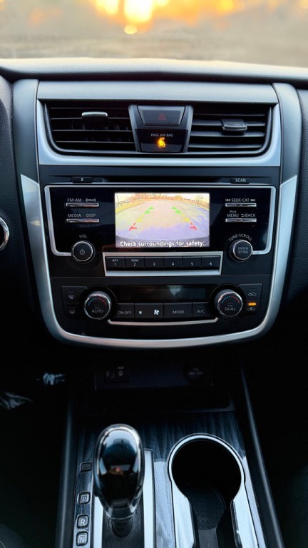 2017 Nissan Altima Image 18