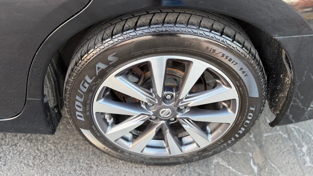 2017 Nissan Altima Image 24
