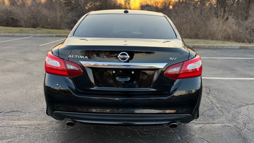 2017 Nissan Altima Image 25