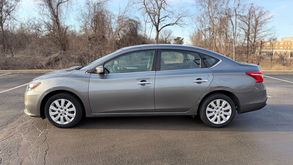 2019 Nissan Sentra Image 2