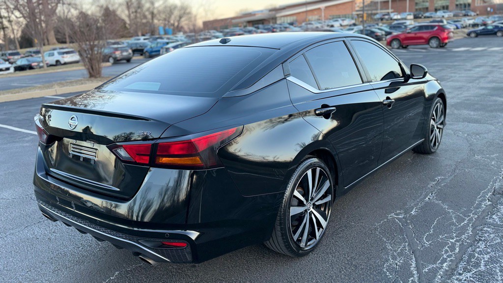 2022 Nissan Altima Image 9