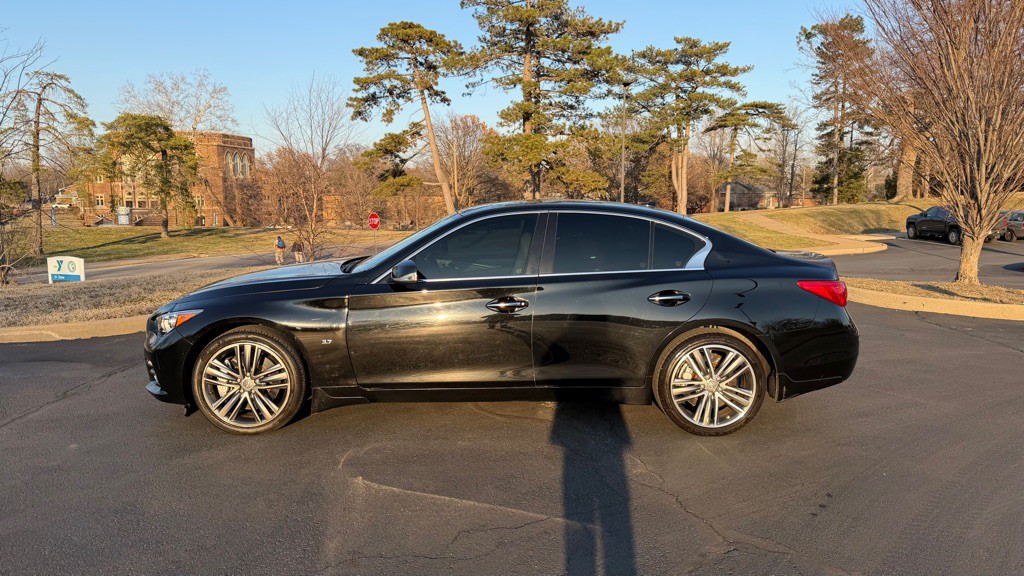 2014 INFINITI Q50 Image 2