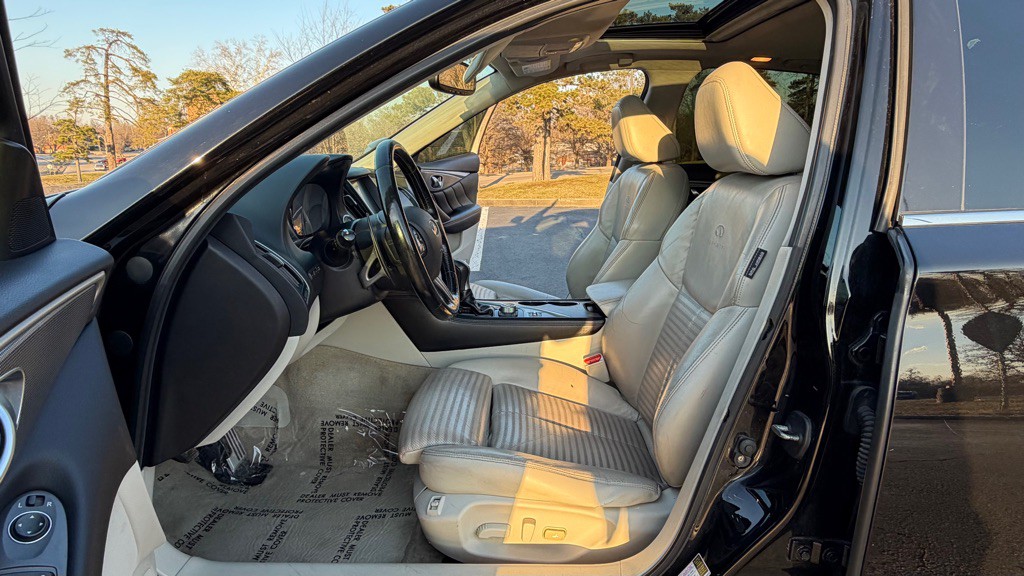 2014 INFINITI Q50 Image 11