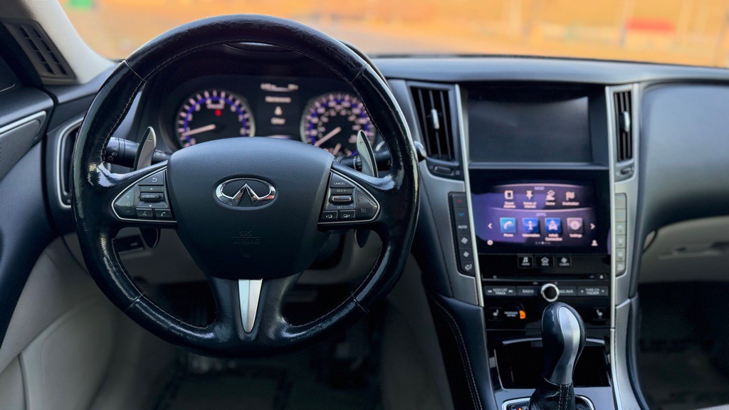 2014 INFINITI Q50 Image 17