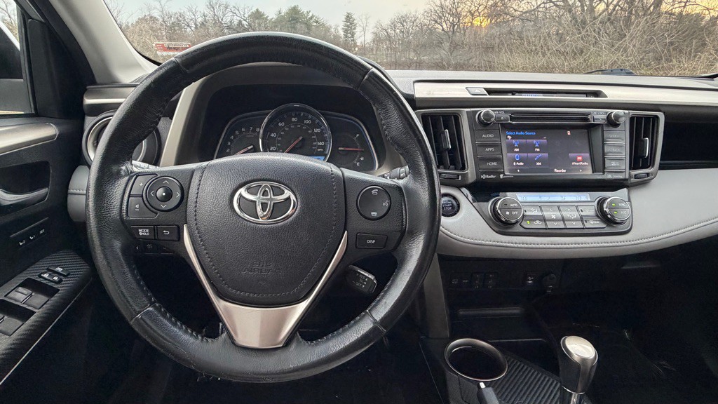2015 Toyota Rav4 Image 16