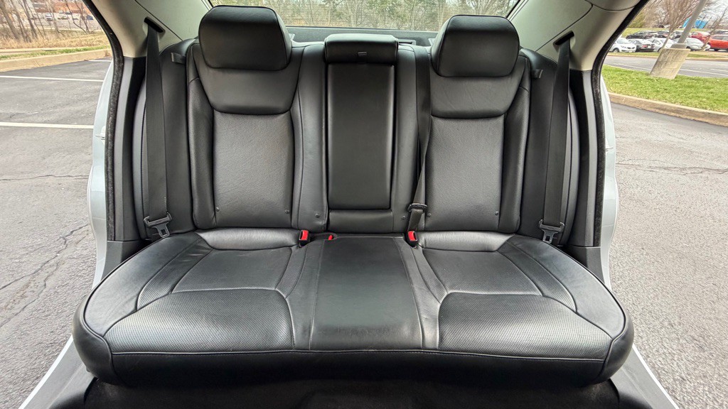 2016 Chrysler 300 Image 27