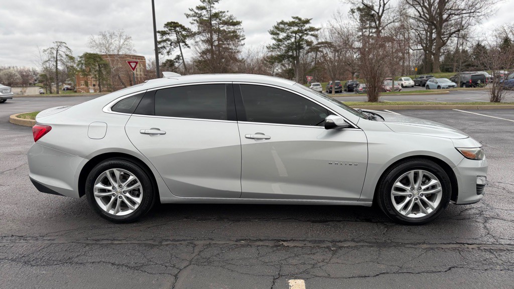 2017 Chevrolet Malibu Image 6