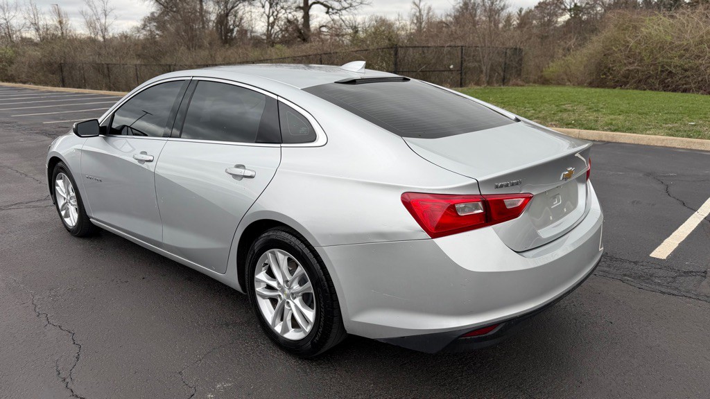 2017 Chevrolet Malibu Image 7