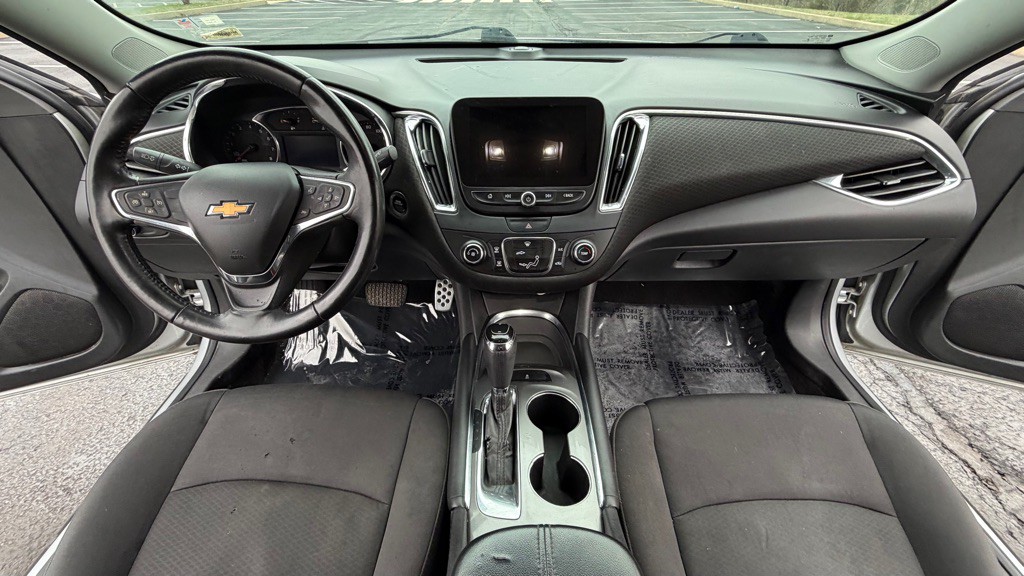 2017 Chevrolet Malibu Image 11