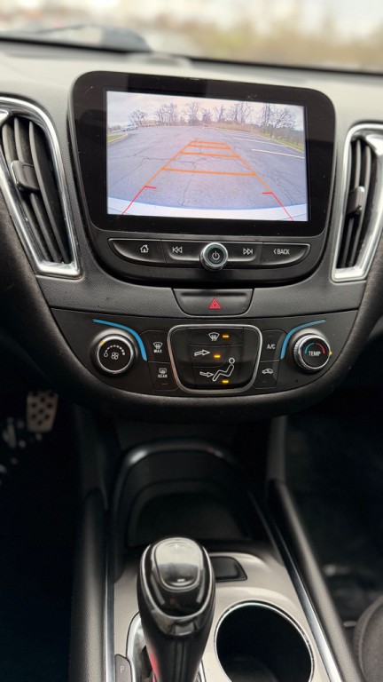 2017 Chevrolet Malibu Image 18